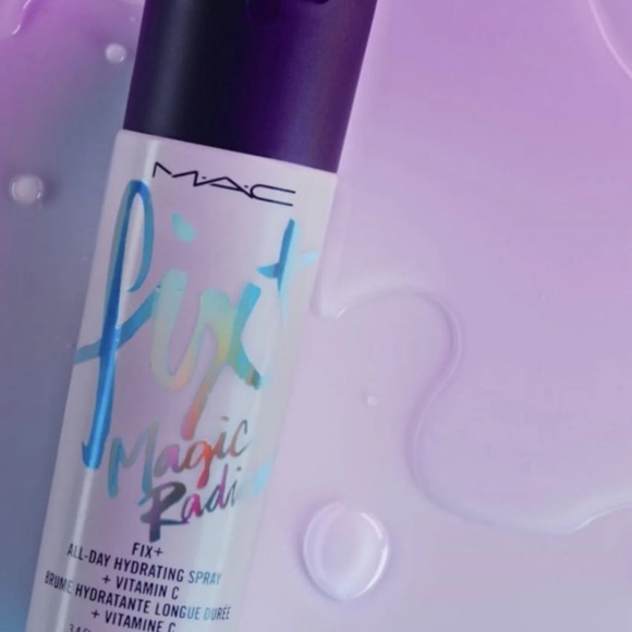 MAC Fix + Magic Radiance Setting Spray - Picture 5 of 11